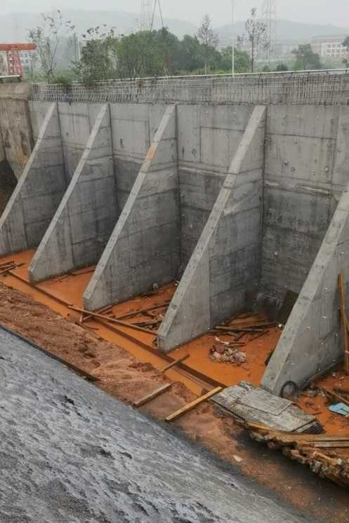 洛阳老城区锚杆式挡土墙